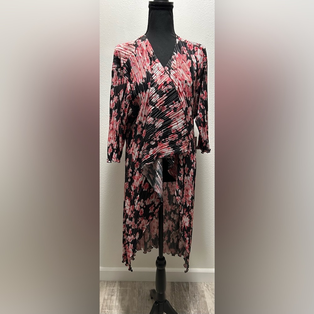 LuLaRoe Shirley Flower Print - Medium - Multicolored - NWT